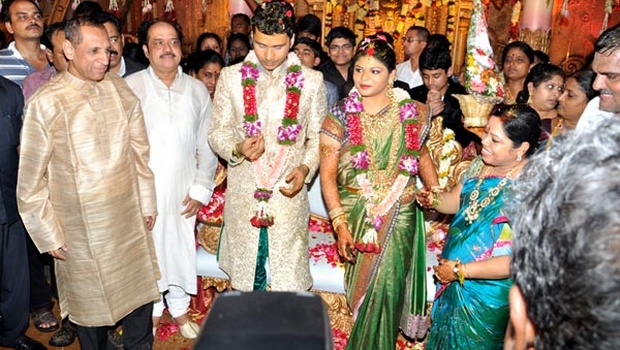 Botsa Satyanaraya Daughter Aunusha And Bharat Kumar Wedding Photos